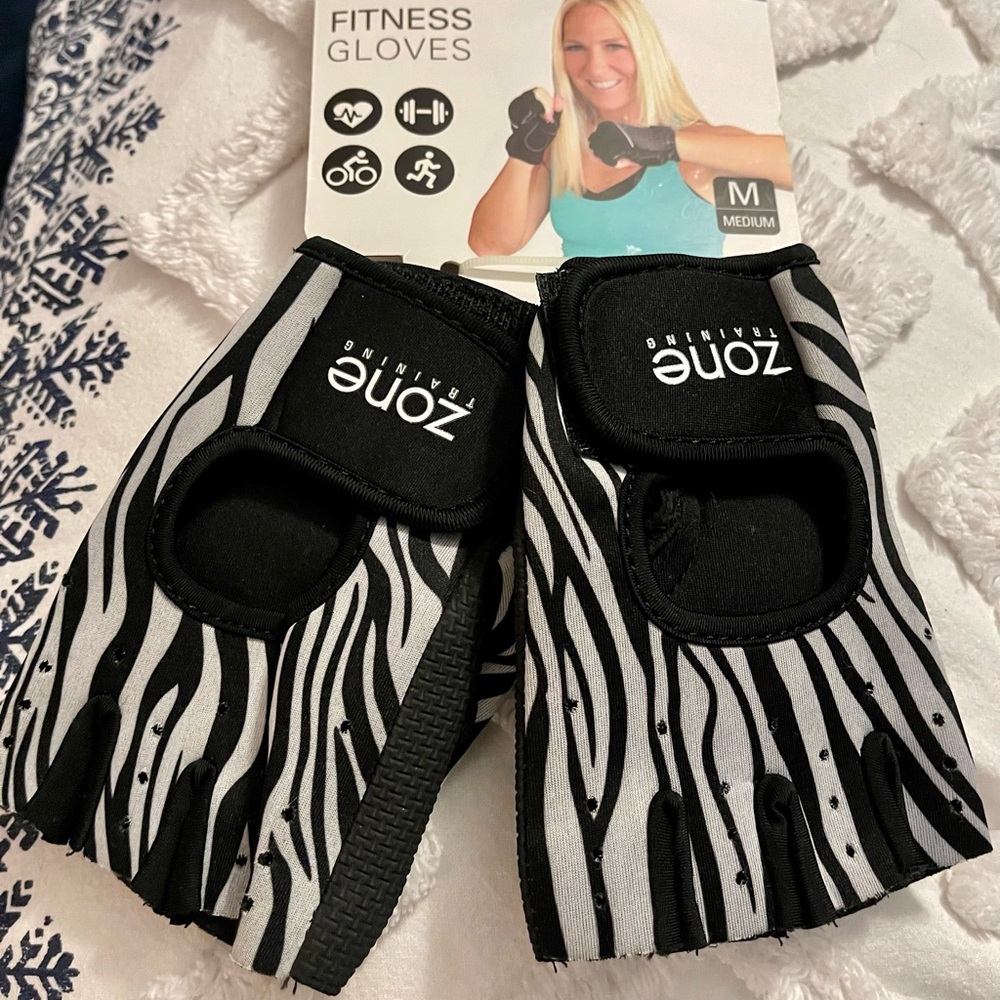 BNIP Women's Medium Fitness Gloves